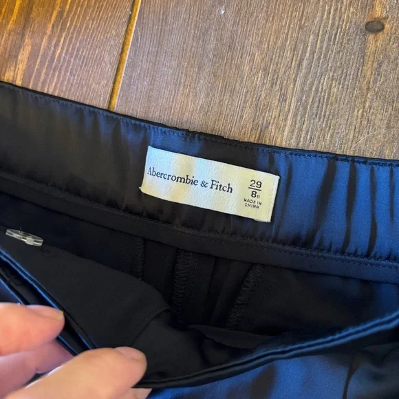 New with Tags Abercrombie & Fitch Sloan Tailored
Pant Satin in Black Size 8 - Picture 11 of 11